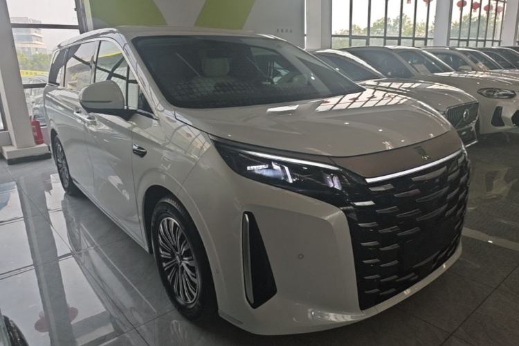 Used BYD Xia 2025 DM-i 1.5T 180km Excellence Model Front Right 45 Deg