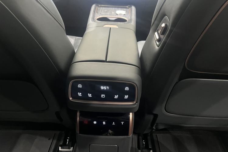 Used Dongfeng eπ eπ008 2024 210Max Range-Extended Version 6 Seats