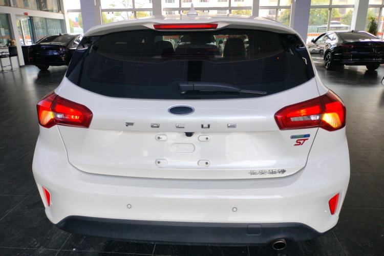 Used Ford Focus 2019 Hatchback EcoBoost 180 Automatic Trendy Model