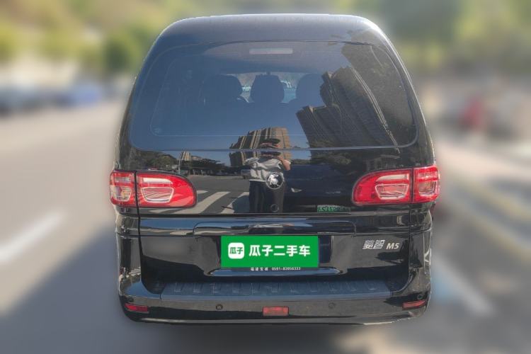 Used FORTHING Lingzhi 2022 M5 1.6L Practical Model 5 Seats Rear