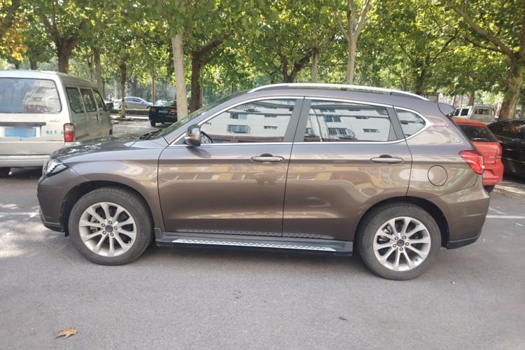 Used Haval H2 2017 Red-Label 1.5T Manual Two-Wheel-Drive Elite Model