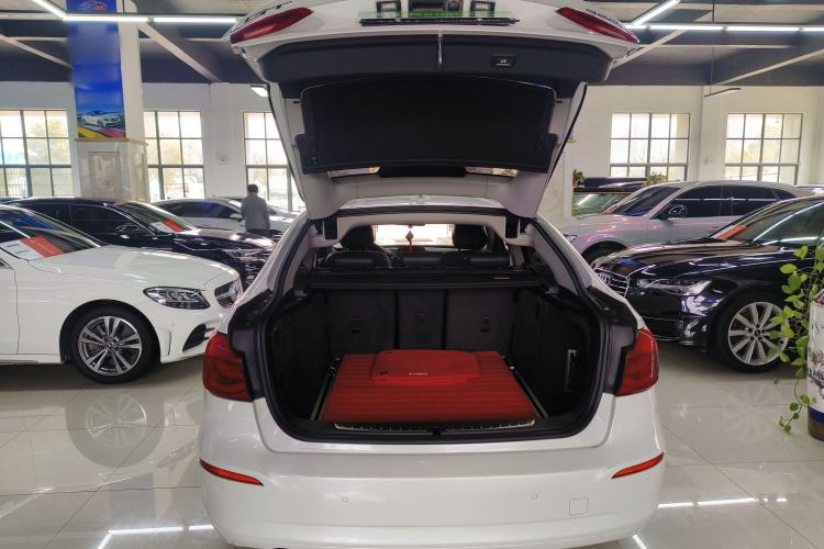 Used BMW 3 Series GT 2018 320i Sport Edition
