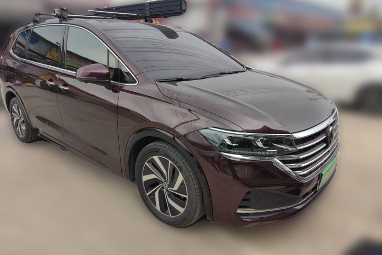 Used Volkswagen Viloran 2020 330TSI Luxury Edition Front Right 45 Deg