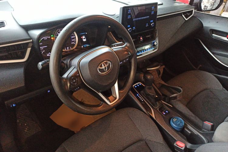 Used Toyota Levin 2019 Dual-Engine 1.8H E-CVT Entry-Level Model China VI Standard Center Console