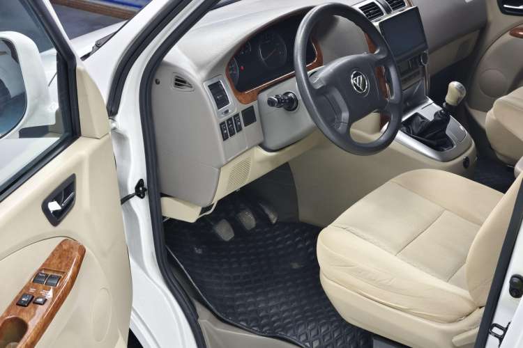 Used Foton Scenic G5 2022 2.0T Diesel Business & Travel Van 7/9 Seats 4F20TC3
