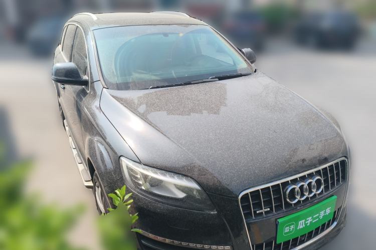 Used Audi Q7  Front Right 45 Deg