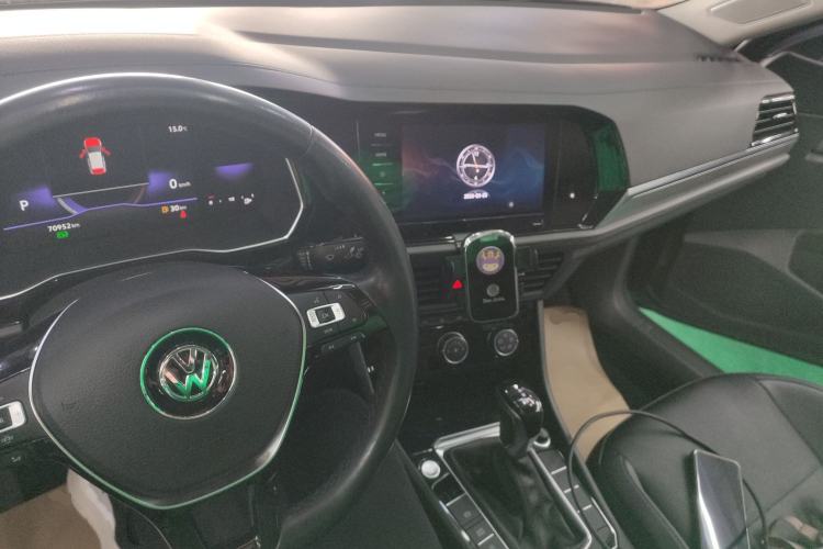 Used Volkswagen Sagitar 2021 200TSI DSG Comfort Connect Edition Center Console
