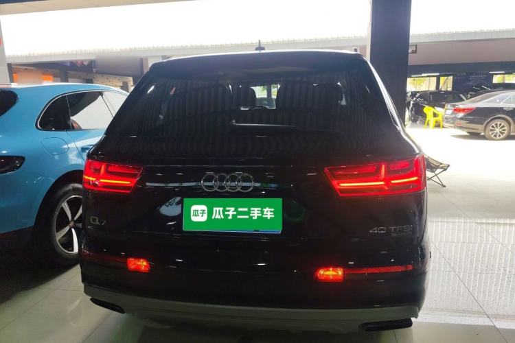 Used Audi Q7 2016 40 TFSI Comfort Model
