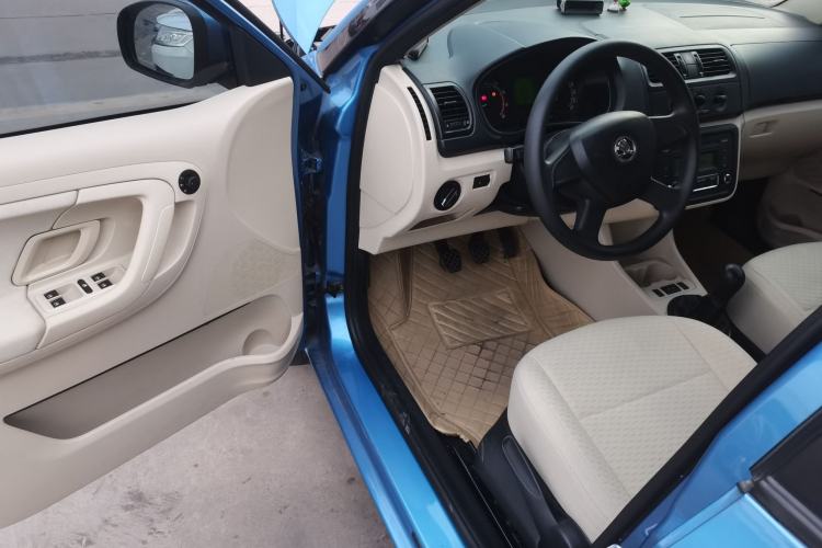 Used Skoda Fabia 2014 1.4L Manual Crystal Edition