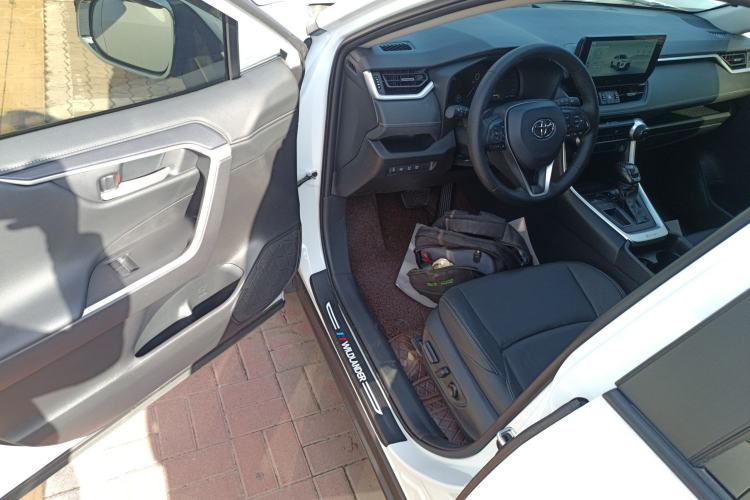 Used Toyota Wildlander 2023 2.0L CVT Two-Wheel Drive Luxury PLUS Edition Driver Seat