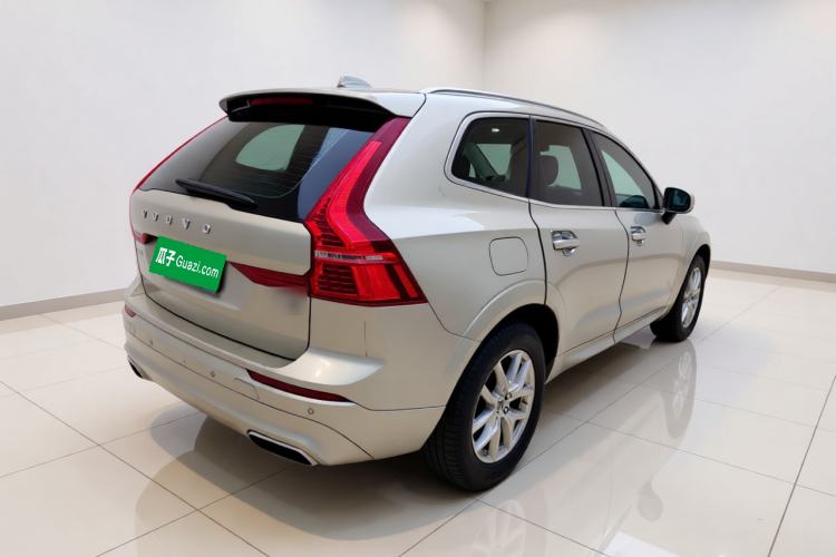 Used Volvo XC60 2018 T5 4x4 Zhiyi Edition Rear Right 45 Deg