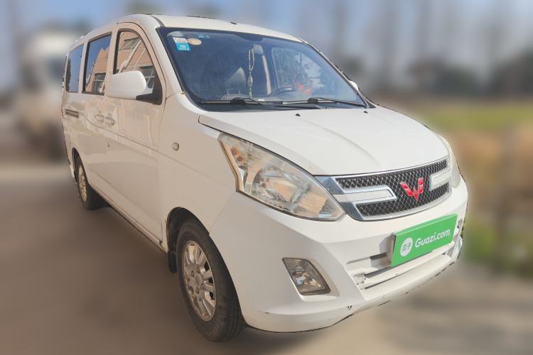 Used Wuling Rongguang V 2016 1.5L Standard Version Front Right 45 Deg