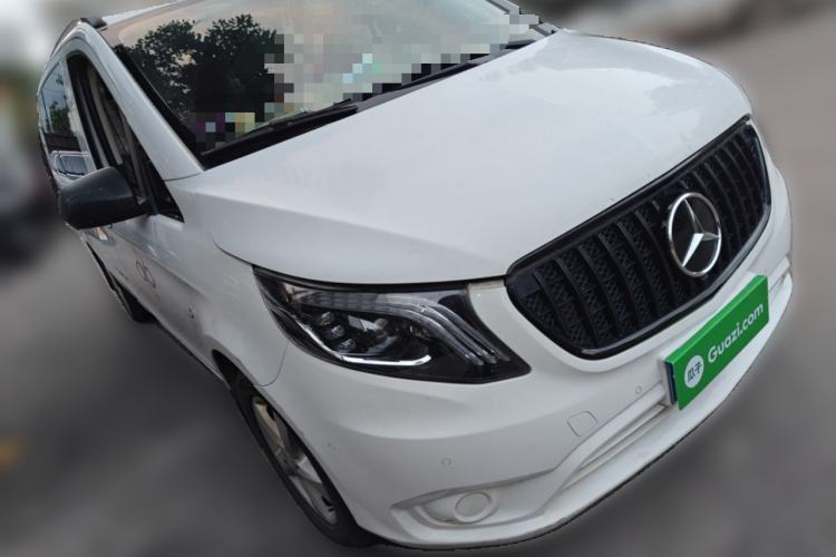 Used Mercedes-Benz Vito 2016 2.0T Elite Version 9-seater
