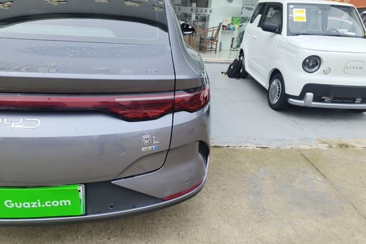Used BYD Qin L 2025 EV 470KM Leading Edition Right Rear Taillight