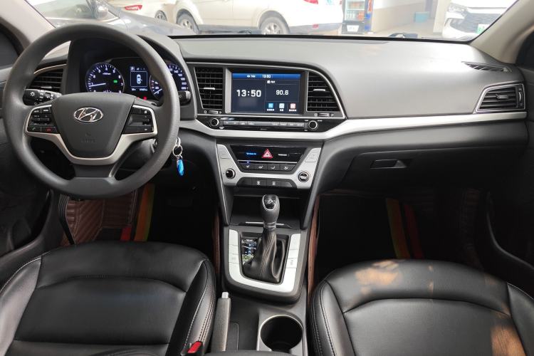 Used Hyundai Elantra (6th Generation / Lingdong) 2016 1.6L Automatic ZhiXuan – Elite Version Center Console