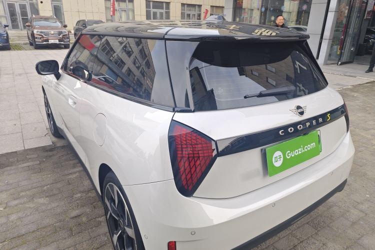 Used MINI Electric COOPER 2024 452km COOPER SE Artist
