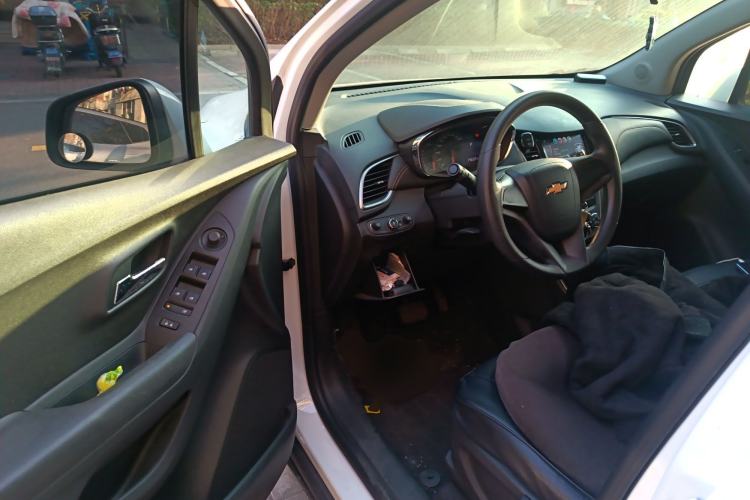 Used Chevrolet Trax 2018 330T Automatic Two-Wheel Drive Elite Model Driver Seat