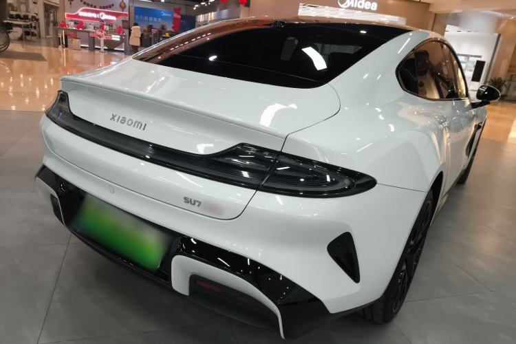 Used Xiaomi Auto SU7 2024 Four-Wheel Drive Ultra-Long Range Advanced Intelligent Driving Max Edition
