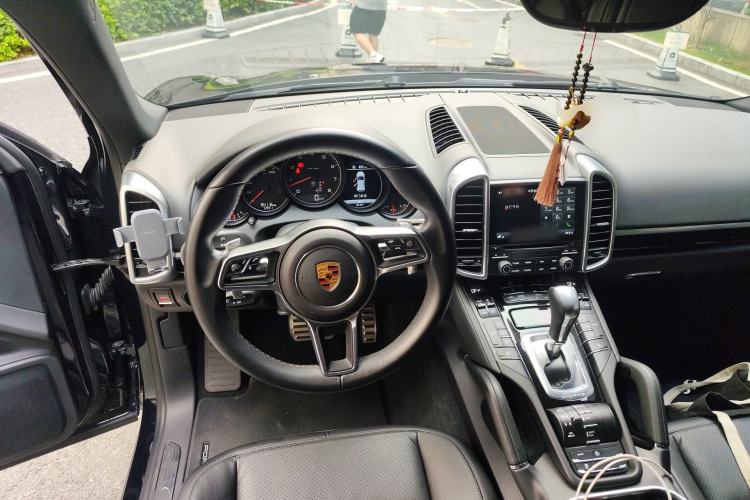 Used Porsche Cayenne 2016 Cayenne 3.0T Steering Wheel