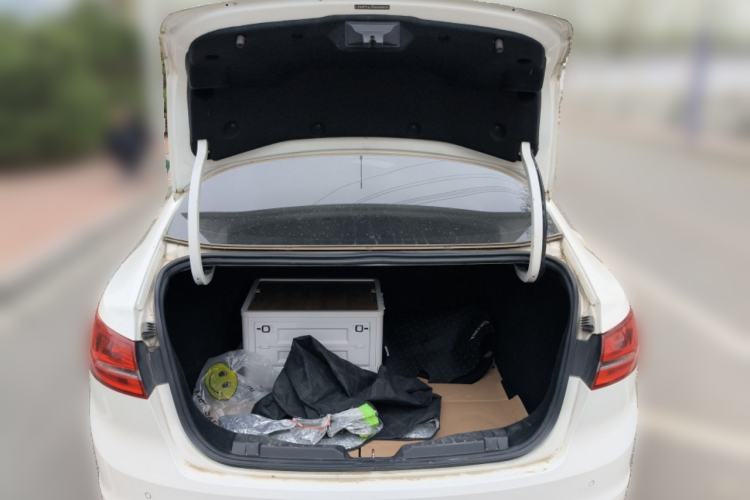 Used Ford Escort 2015 1.5L Automatic Fashion Model Trunk