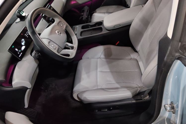 Used Nio ET5 2022 75 kWh Left Front Seat