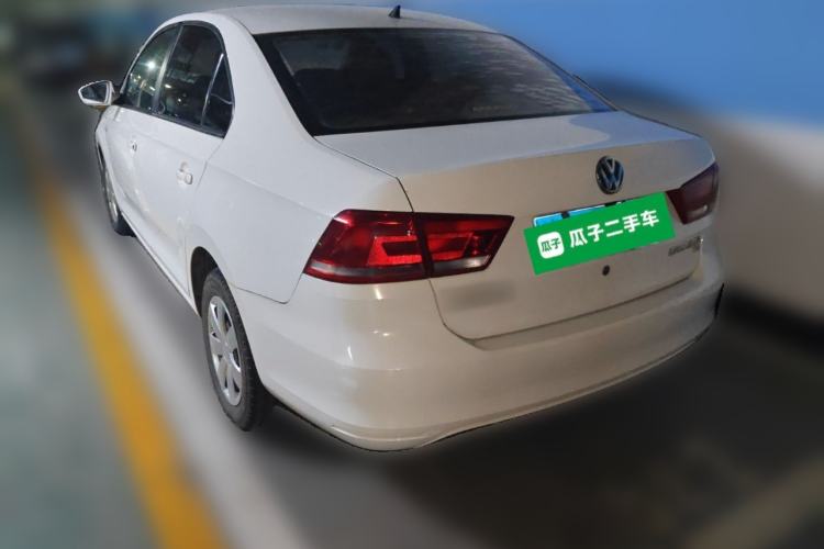 Used Volkswagen Santana 2015 1.6L Manual Fashion Edition
