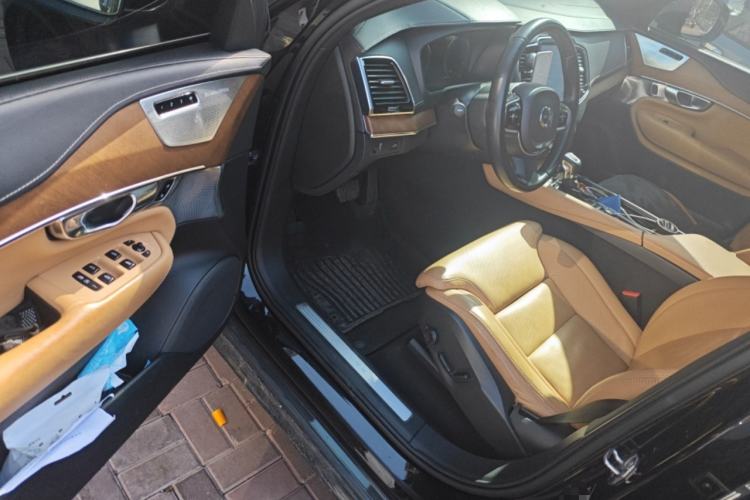 Used Volvo XC90 2017 T6 Prestige 7-Seater Driver Seat