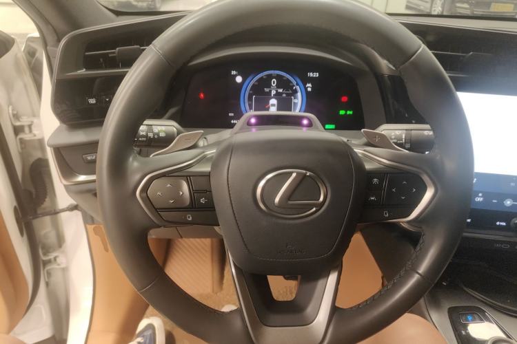Used Lexus RZ 2023 450e All-Wheel-Drive Long-Range Version Steering Wheel