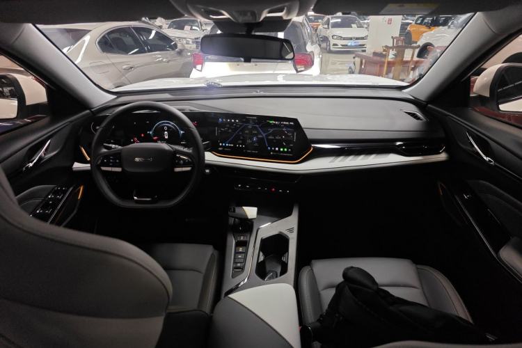 Used CHANGAN OSHAN X5 PLUS 2023 1.5T DCT Excellence Edition Center Console