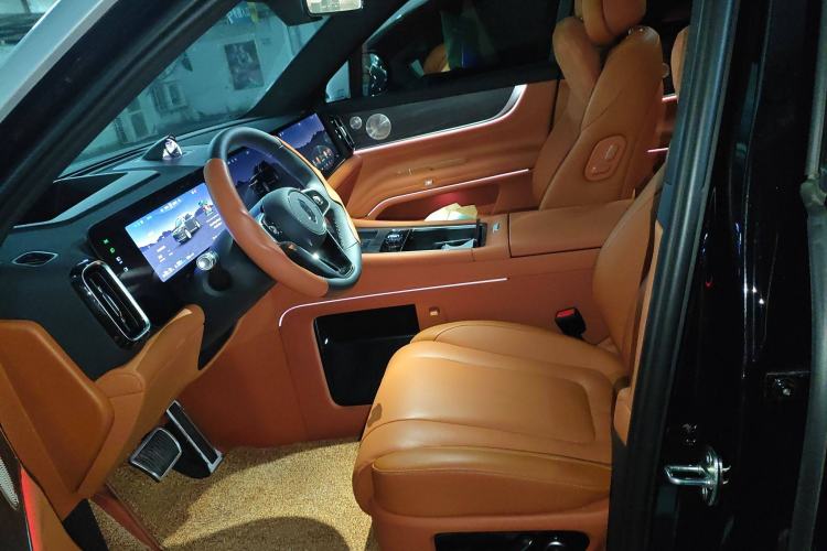 Used Hima AITO M9 2025 Extended-Range Ultra Version 52 kWh 6-Seater
