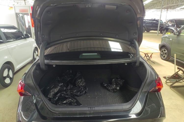 Used Toyota Avalon 2023 2.0L Luxury Edition Trunk