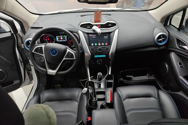 Used BYD Yuan New Energy 2019 EV360 Smart Connect Leading Model Center Console