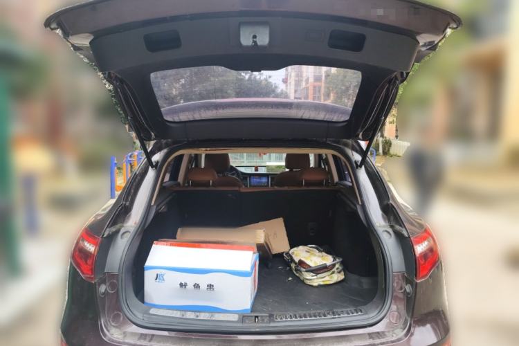 Used Zotye SR9 2017 2.0T Automatic Ultimate Light Edition
