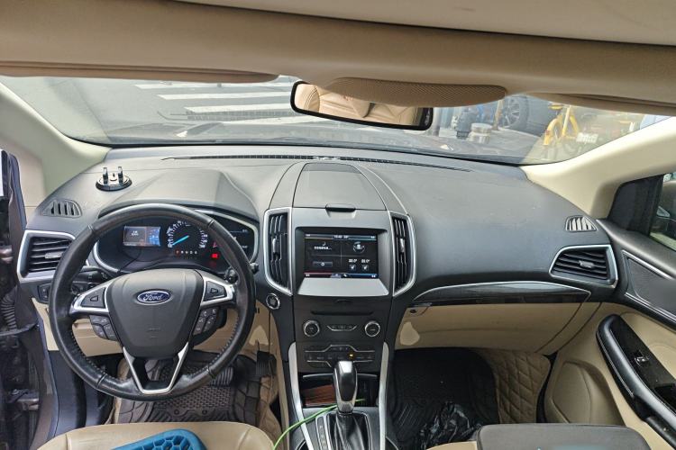 Used Ford Edge 2015 2.0T GTDi Two-Wheel-Drive High-Line Version