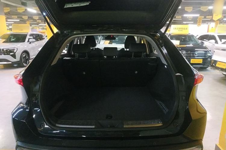 Used Toyota Harrier 2022 2.0L CVT Two-Wheel Drive Entry Version
