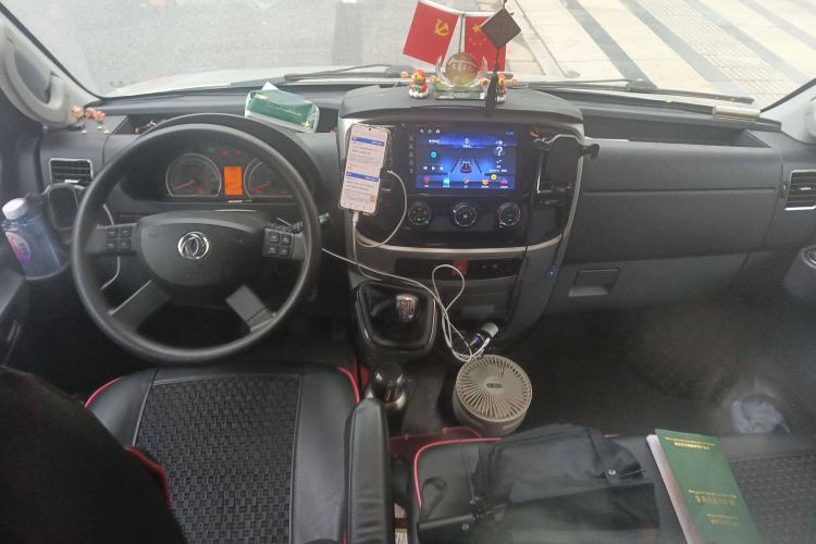 Used Dongfeng Yufeng 2021 2.0T Power King Front-Drive Logistics Vehicle Long Wheelbase Mid-Roof Design 6–9 Seats China VI Emission Standard ZD20
