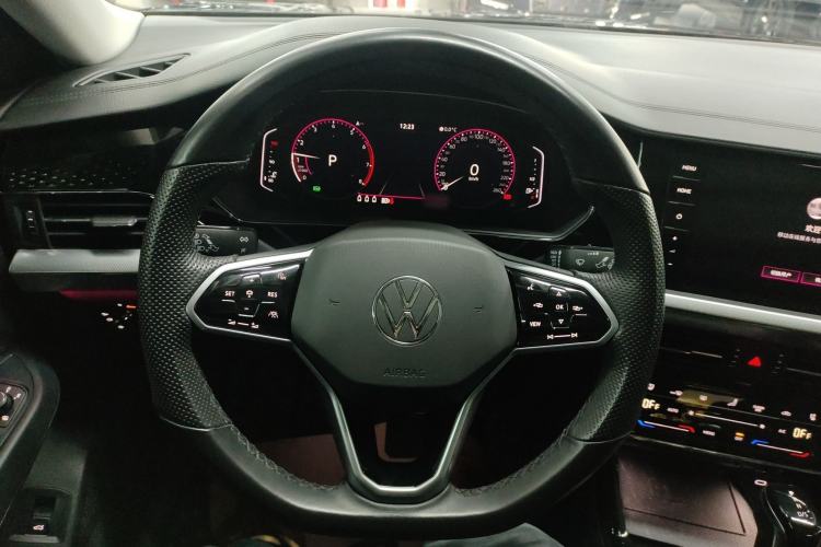 Used Volkswagen Passat 2022 330TSI Starry Luxury Edition – Exclusive Special Edition
