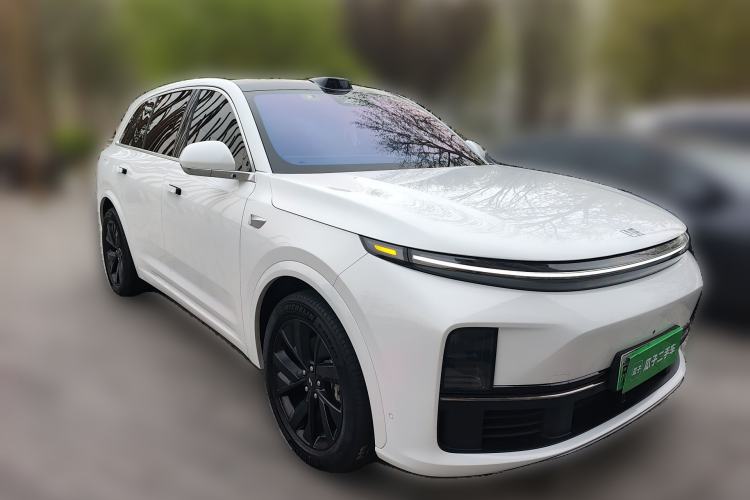 Used Li Auto L7 2023 Max model Front Right 45 Deg