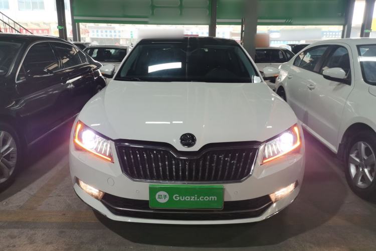 Used Skoda Superb 2016 TSI330 DSG Smart Drive Edition
