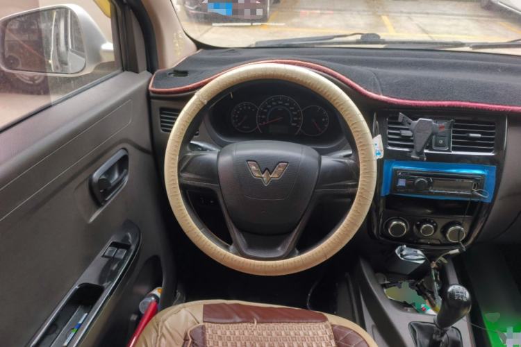 Used Wuling Rongguang V 2015 1.5L Standard Version Steering Wheel