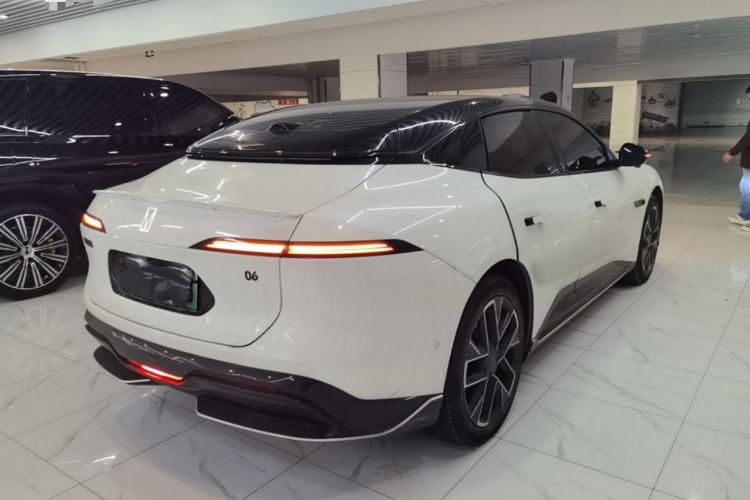 Used Avatr 06 2025 Ultra Pure Electric Edition Rear Right 45 Deg
