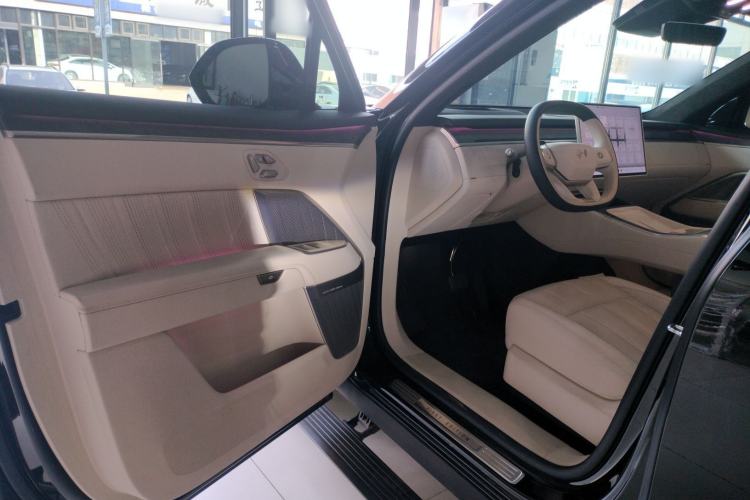 Used ONVO Luxeed L90 2025 Model—Max Six-Seater Version