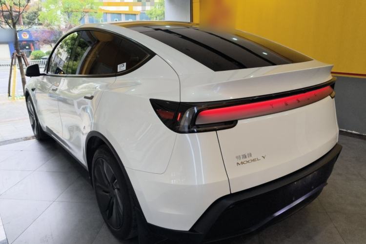 Used Tesla Model Y 2025 Rear-Wheel-Drive Version
