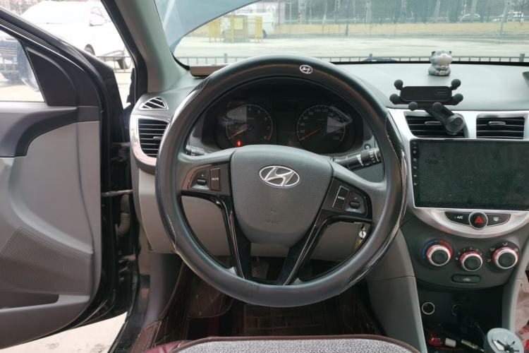 Used Hyundai Verna (older generation) 2014 1.4L Manual Smart GLS Trim Steering Wheel