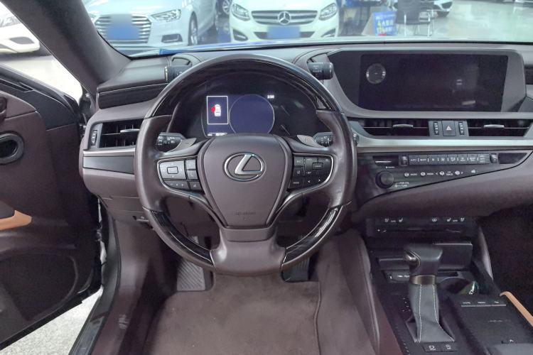 Used Lexus ES 2020 200 Luxury Edition Steering Wheel