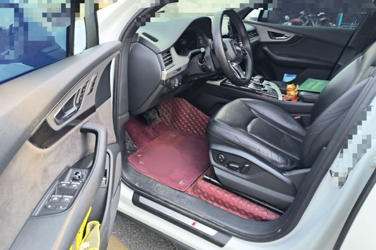 Used Audi Q7 2016 45 TFSI Technology Edition Interior 3