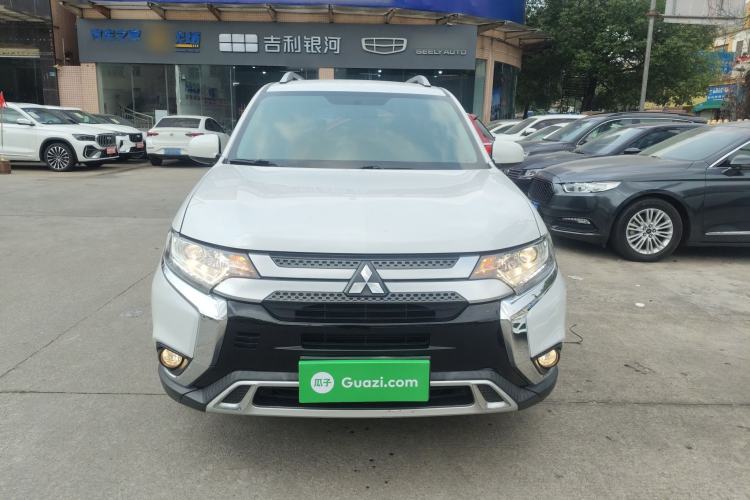 Used Mitsubishi Outlander 2020 2.0L Two-Wheel Drive Comfort Edition 5 Seats Front