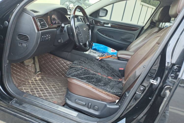 Used Hyundai Genesis 2012 3.0L GDI Luxury Edition
