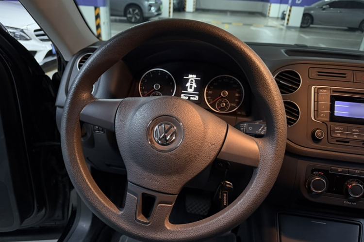 Used Volkswagen Tiguan 2016 280TSI Automatic Two-Wheel-Drive Silk Road Style Edition Steering Wheel