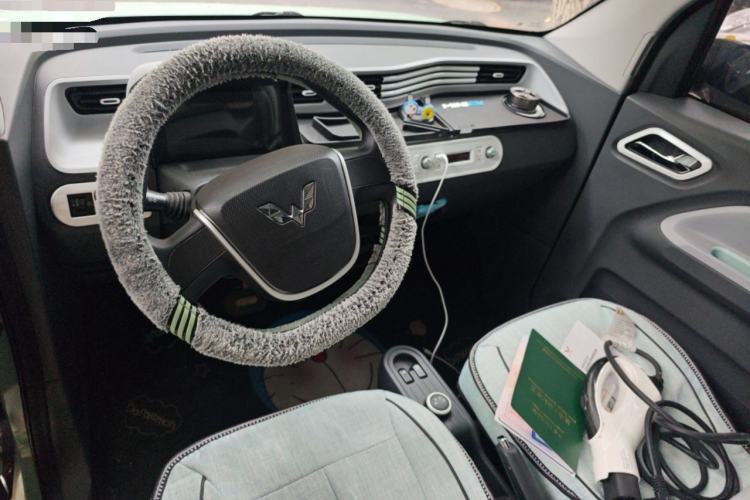 Used Wuling Hongguang MINIEV 2021 Macaron Premium Model – Lithium Iron Phosphate Center Console